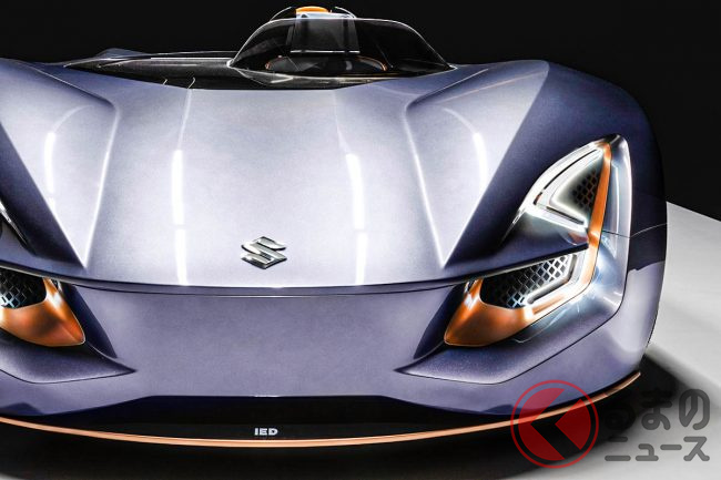 スズキの斬新“前後2人乗り”「オープンカー」!? クルマとバイクが