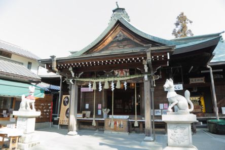 犬山めぐりの大定番!ピンクハートの絵馬にあふれる「三光稲荷神社」へ
