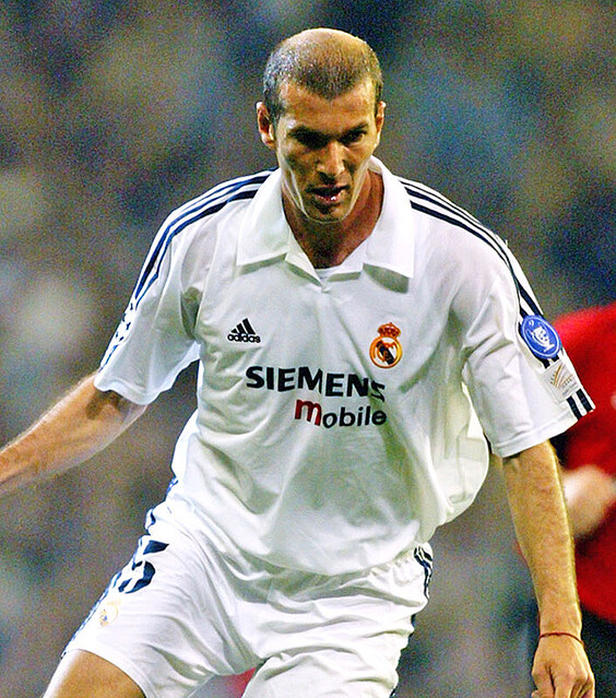 レアル・マドリー、最高にかっこいい「襟付きユニフォーム」8選