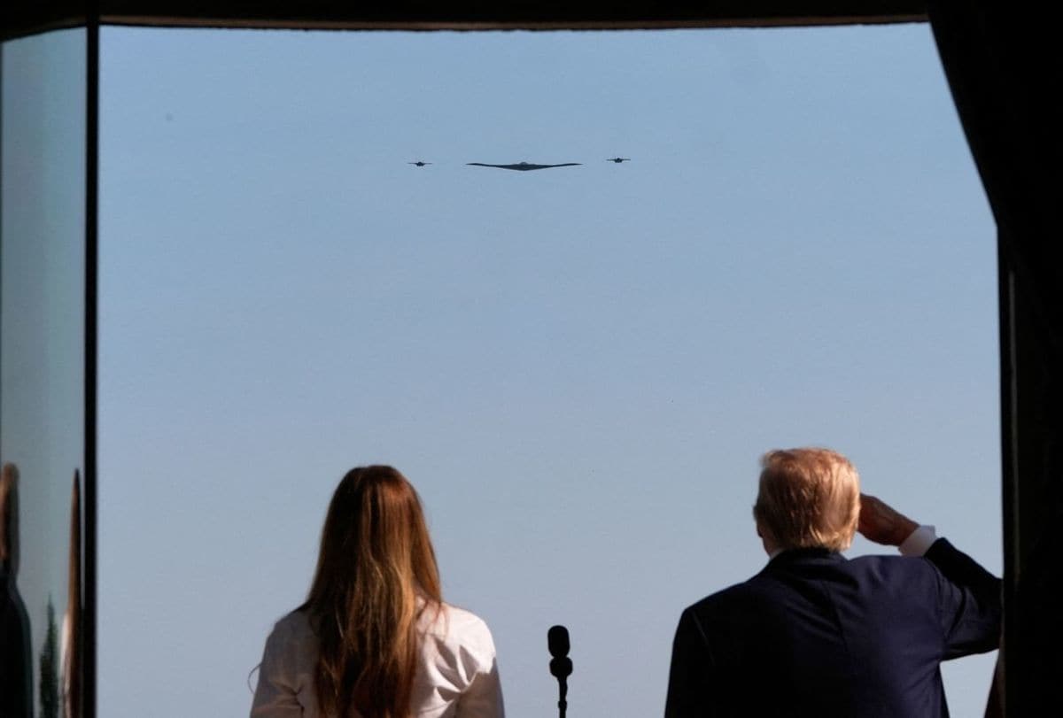 2025ǯ74亮ȥD.C.ǹԤ줿Ωǰν˲Իǡۥ磻ȥϥΥ֥롼롼ΥХ륳ˡ顢ƥ륹ⵡB-2ԥåȤˤ뷳ԤɥʥɡȥΤȥ˥׿