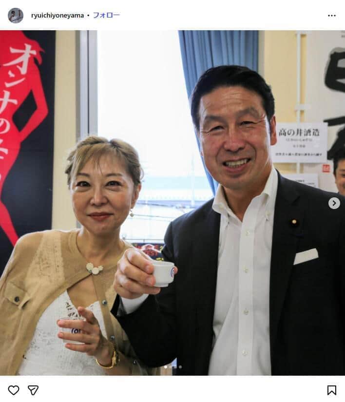 米山隆一さんと室井佑月さん夫妻。米山さんのインスタグラム（＠ryuichiyoneyama）より
