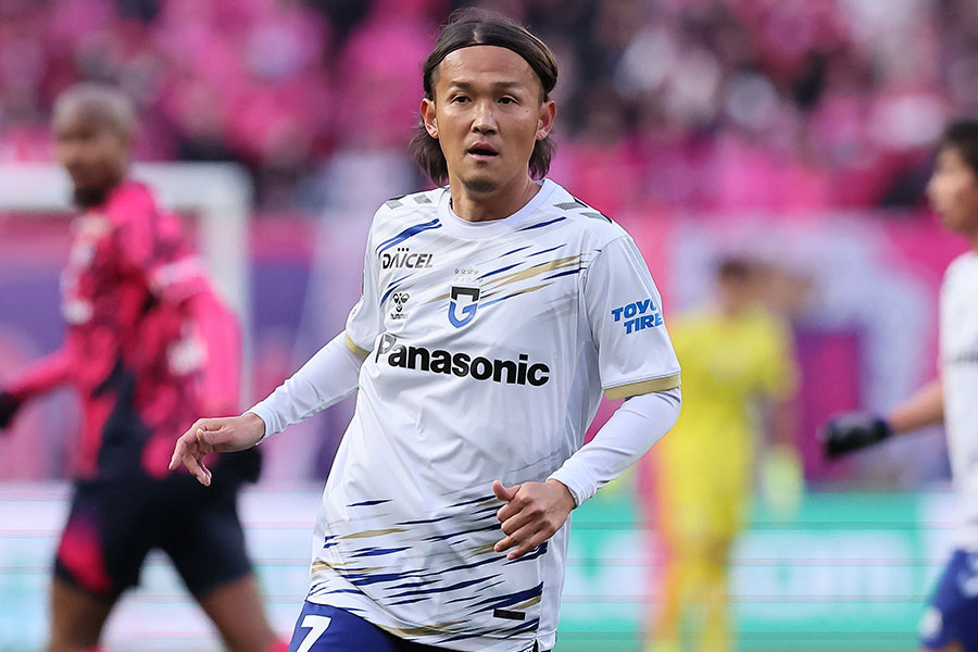G大阪FW宇佐美貴史が長期離脱の可能性浮上 苦悶の表情も…ダービーで