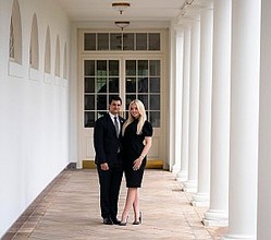 �¶Ȳȥޥ����뤵��Ȥκ����ȯɽ�����ƥ��ե��ˡ�����ʲ����ϡ�Tiffany Ariana Trump��2021ǯ1��19����Instagram��It has been an honor to celebrate many milestones, historic occasions and create memories with my family here at the White House, none more special than my engagement to my amazing fiancé Michael!�ס٤Υ����꡼�󥷥�åȡ�