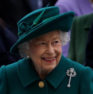 エリザベス女王が愛したウィンザー城にクリスマスツリーが登場(画像は『The Royal Family 2021年11月30日付Instagram「I have spoken before of my deep and abiding affection for this wonderful country,」』のスクリーンショット)
