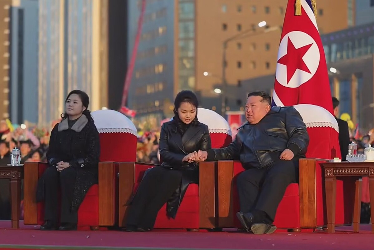 金正恩夫妻と娘のジュエ氏（朝鮮中央テレビ）