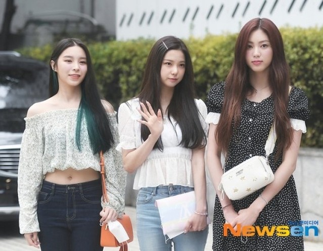 CLC トレカ セット 韓国 Helicopter イェウン ウンビン エルキー