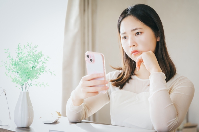 ママ友にマグカップでコーヒーを出すのは失礼?「飲む気になれなかった」という陰口に「貴族なの?」と批判殺到