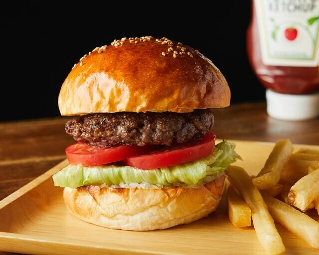 
			100％和牛の贅沢な味わい！ 絶品プレミアムバーガーショップが、東京ミッドタウン横に誕生（東京・六本木）
		