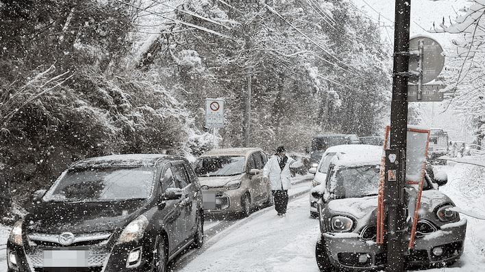 「白銀の監獄」と化した神奈川・箱根町で足止め食らい…身をもって体験