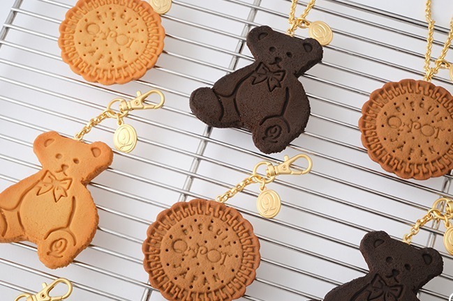 Q-pot.“焼きたてクッキー”アクセサリー、テディベアネックレス