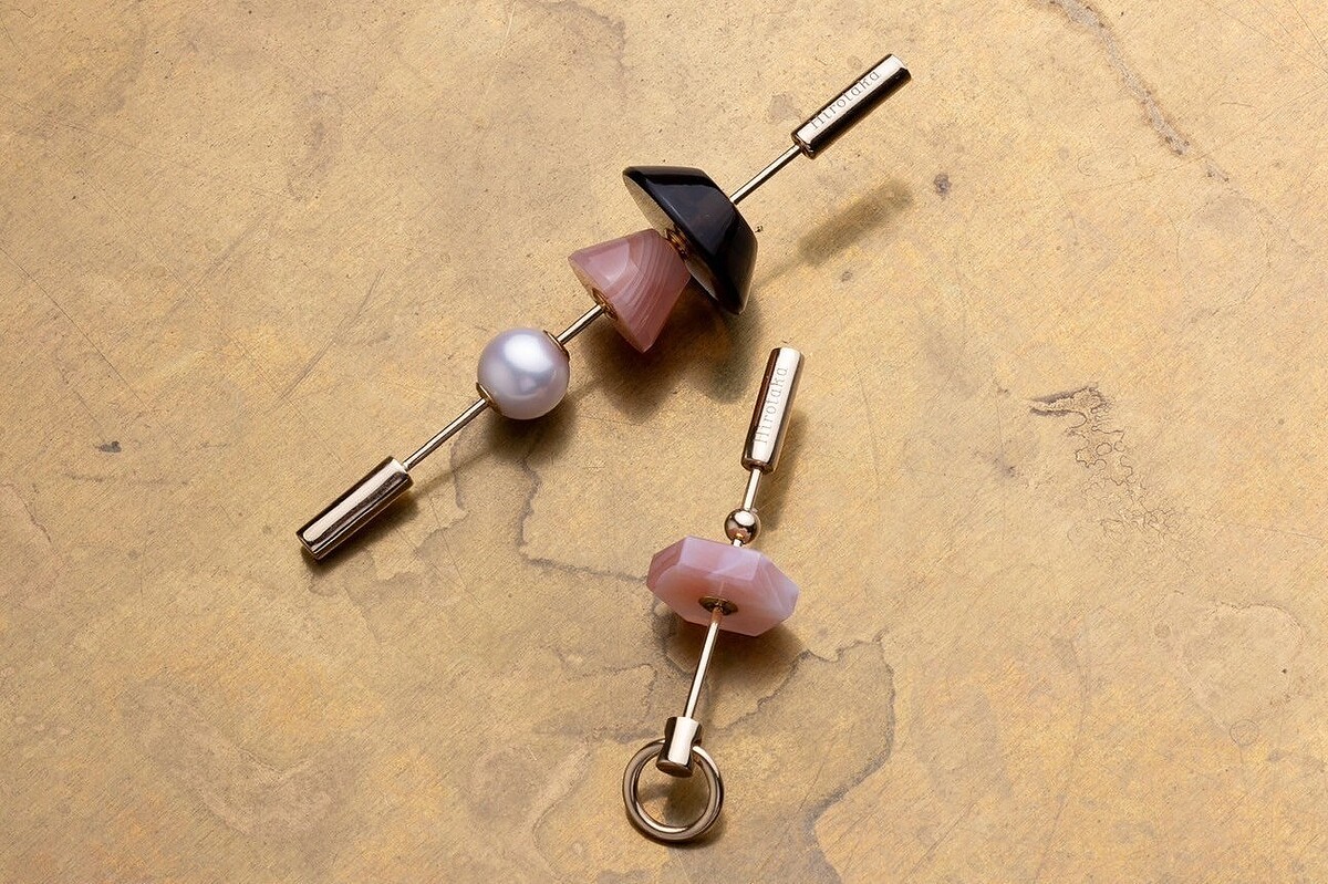 ヒロタカ、天然石を槍に通す「スピア」ピアス“桜の花びら”イメージの春