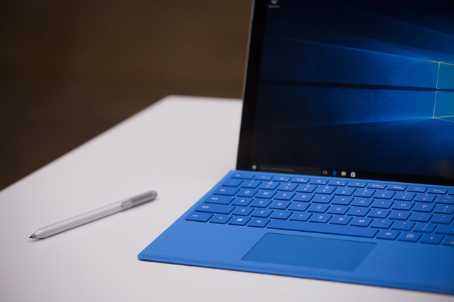 ���̤�����Ĥ�Surface Pro 4�����������Ĺ3ǯ�ޤǤ�̵���Ǹ򴹤�ȯɽ