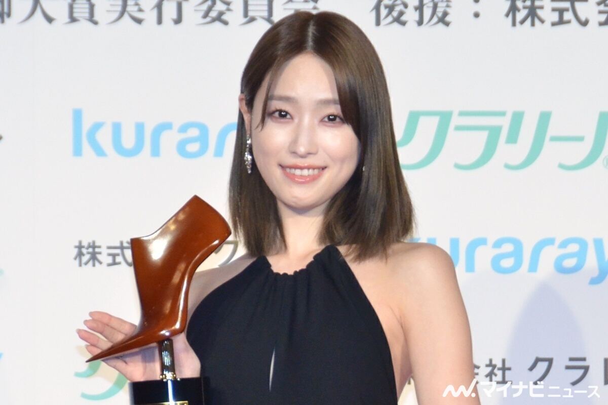 高橋ひかる「第21回クラリーノ美脚大賞2025」の20代部門に選出