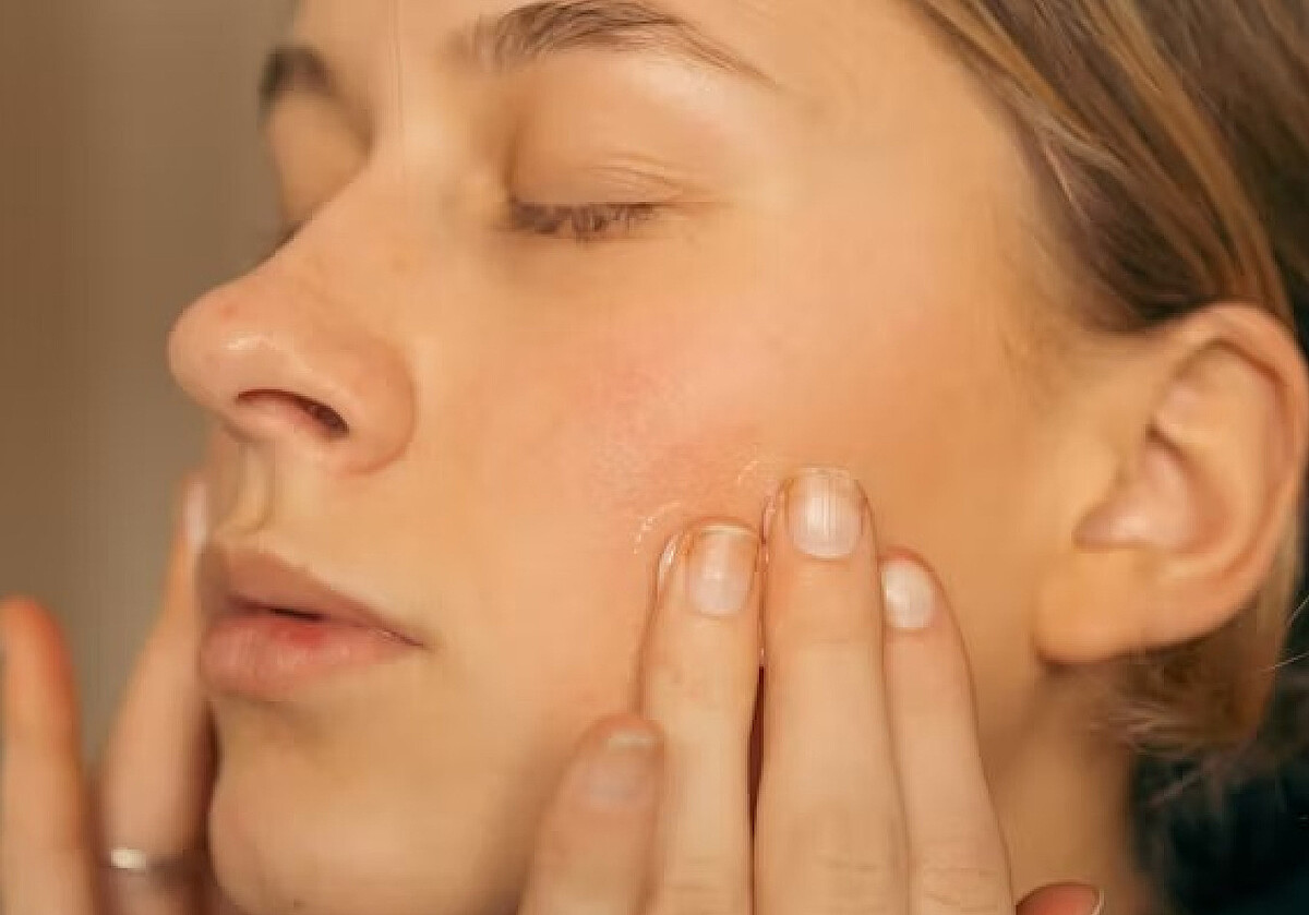 間違ってるから効果がない？ 美容液に匹敵する「エモリエント」の使い方