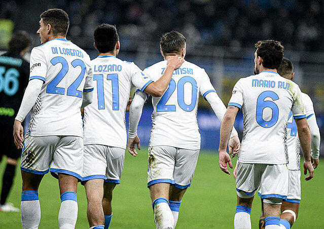 ナポリ、「マラドーナ氏の特別ユニフォーム」新作を発表！インテル戦で