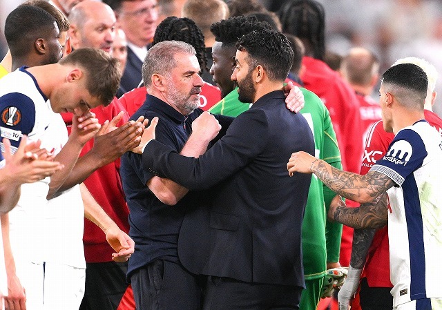 �򵨤�EL�辡�ǤΣ����ޡ������ȥåƥʥ�ش����Υݥ��ƥ����롼�ʺ��ˤ���������ʱ���Ψ����ޥ�U���ˤäƤ�ͥ����Ƴ������(C)Getty Images