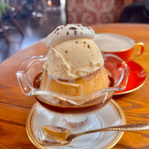 常連さんが注文した沖縄の喫茶店 ほろ苦さと濃厚さが重なる大人の味