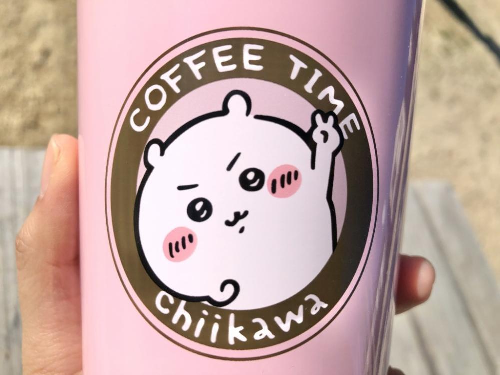 ピースしてる″ちいかわ″が可愛すぎ！たっぷりサイズで優れものな