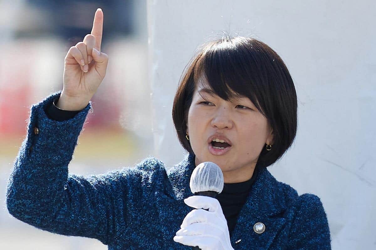自民党の鈴木貴子広報本部長(写真:田中庸介/アフロ)