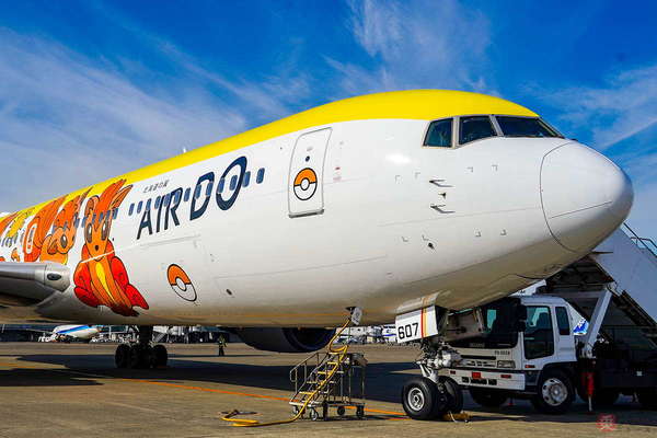 初公開！ 外観も機内も可愛さLv100な『ポケモン』旅客機に潜入 AIRDO