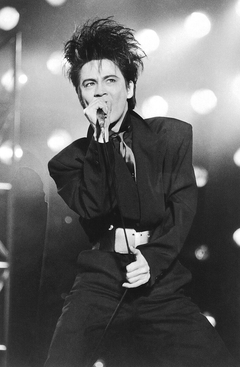  BOOWYの解散コンサートをする氷室京介（写真・共同通信） 