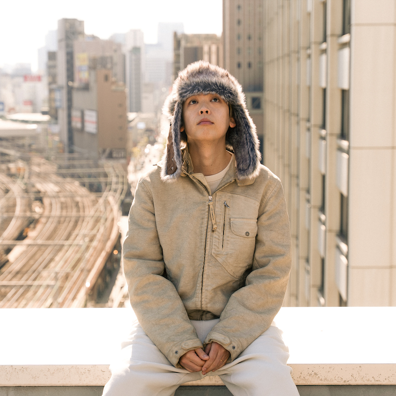 SALU、1年ぶりの新曲「Airplane Mode」リリース決定。盟友AKLOと共演