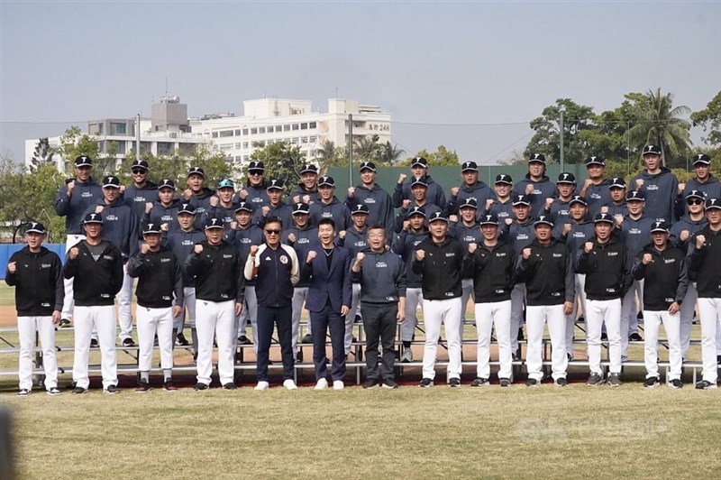 WBCに臨む台湾代表の合宿メンバーら＝1月15日、高雄市