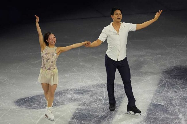 フィギュアスケート・ペアで金メダルを獲得した三浦璃来・木原龍一組【写真：ロイター】