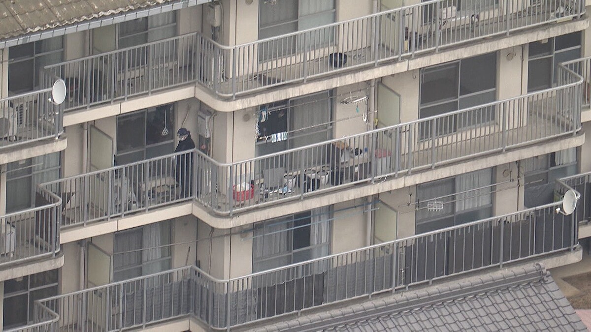 警察官をドライバー状のもので刺した男が逃走、身柄確保 滋賀・東近江市　