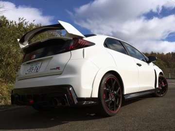 ホンダ シビックr試乗 限定750台が即完売 新しいタイプrは何がスゴイのか 岡崎五朗の眼 ライブドアニュース