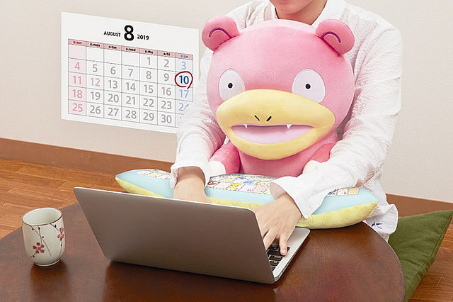 ポケモンのカワイイ…『ヤドン』がぬいぐるみ型PCクッションに