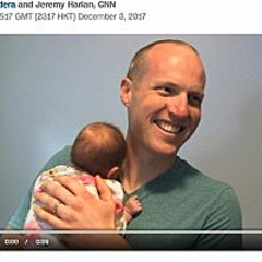 薬物中毒者から生まれた赤ちゃん 米警察官が養子として迎え入れる ライブドアニュース