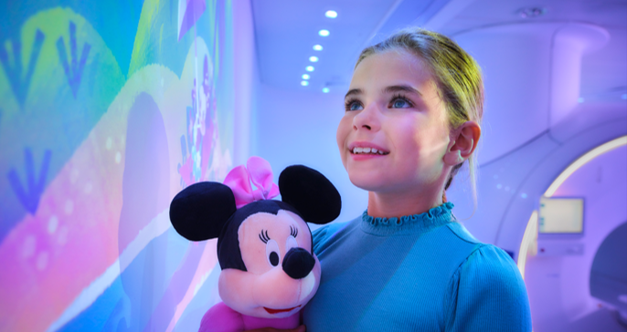 フィリップス、ディズニーと共に「Ambient Experience Disney Theme」を提供開始 ディズニーの物語で小児MR検査の患者体験向上をサポート