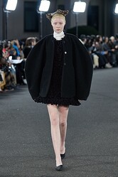 ENFÖLD 2026ǯ���ߥ��쥯������Living Sculpture�ר������ϸƵۤ�����¦�����Ѳ���³�����Ħ��ɤȤ��Ƥΰ���