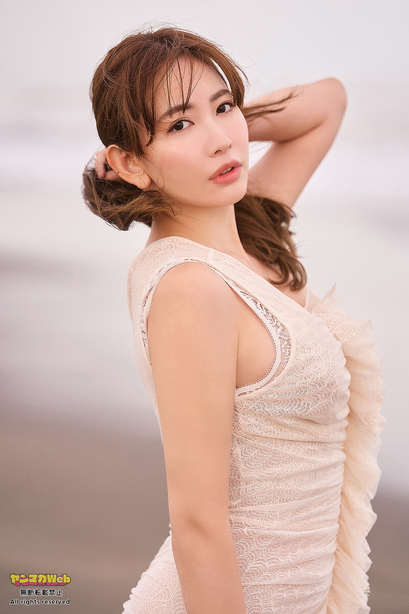 グラビア】小嶋陽菜さんが表紙・巻頭に登場！ 「週刊ヤングマガジン52