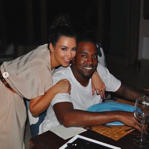 �뺧6��ǯ��ޤ������ࡦ����������������˥����������ȡʲ����ϡ�Kim Kardashian West��2020ǯ5��24����Instagram��6 years down; forever to go�ס٤Υ����꡼�󥷥�åȡ�