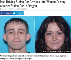 まとめて逮捕された2人の容疑者(画像は『UNILAD 2020年7月9日付「Man Driving Stolen Car Crashes Into Woman Driving Another Stolen Car In Oregon」(Newberg-Dundee Police Department)』のスクリーンショット)