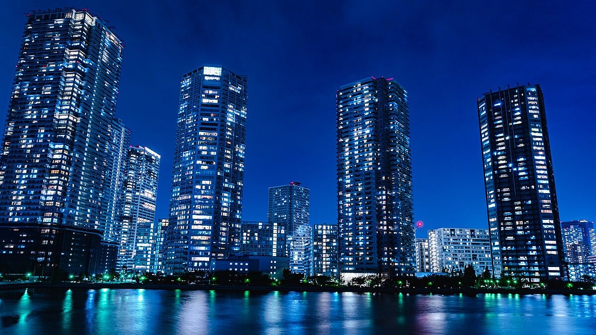 「日経平均10万円なら港区タワマンは10億円に」ある富裕層が語る持論。なぜ一部のエリートは“世間の悪評”をスルーして「自宅投資」に走るのか