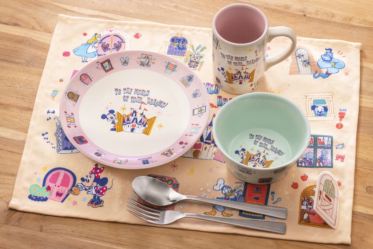 パーク中の扉モチーフ！東京ディズニーリゾート「ドア・窓」グッズ・お