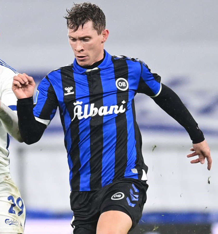 ガンバ大阪も！サッカー界最強の「青黒ストライプ」を持つ6チーム