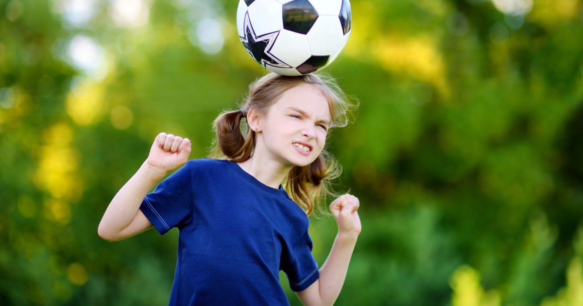 元サッカー選手が引退後に難病発症「ヘディング」の危険性指摘