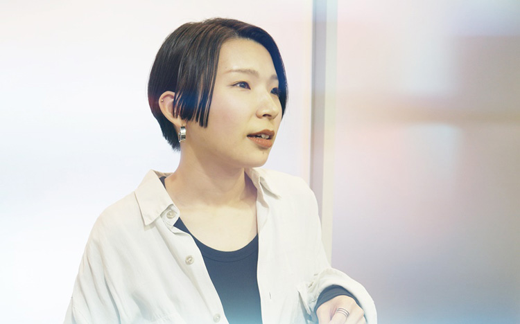 
             原作者ヤチナツが明かす「ジョフウ」のリアル…取材秘話も 
          