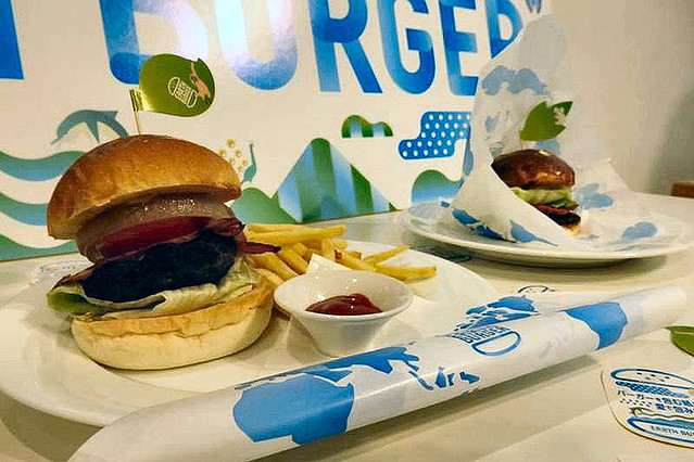 森林資源に配慮した素材を使ったアースバーガー