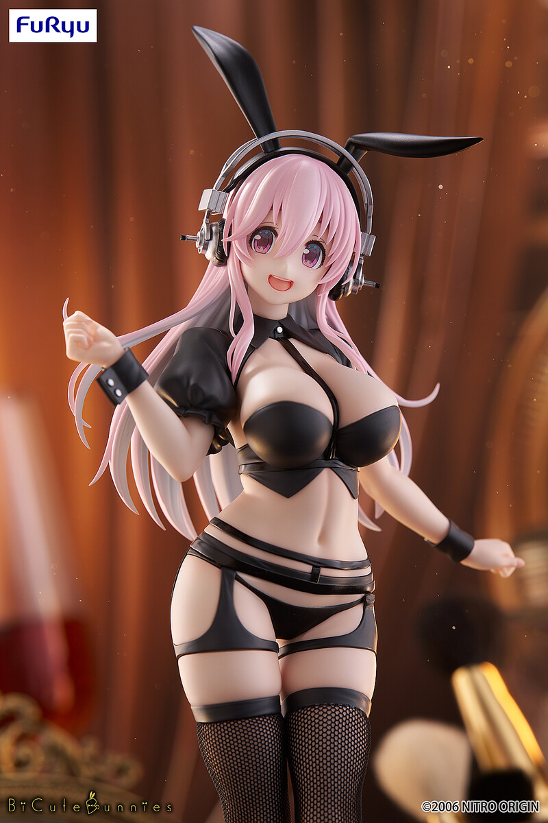 すーぱーそに子」、逆バニーコンセプトの衣装のプライズフィギュアが