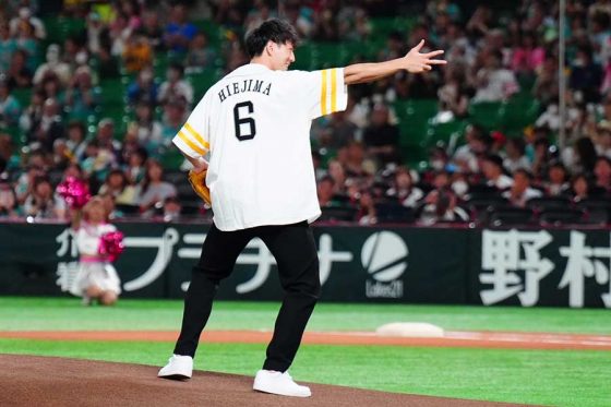 バスケ日本代表・比江島慎が見事なノーバウンド投球 比江島ポーズ決め