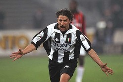 デル ピエロのcl美技動画にファン喝采 伝説の バックヒール弾 も回顧 別格の優雅さ ライブドアニュース