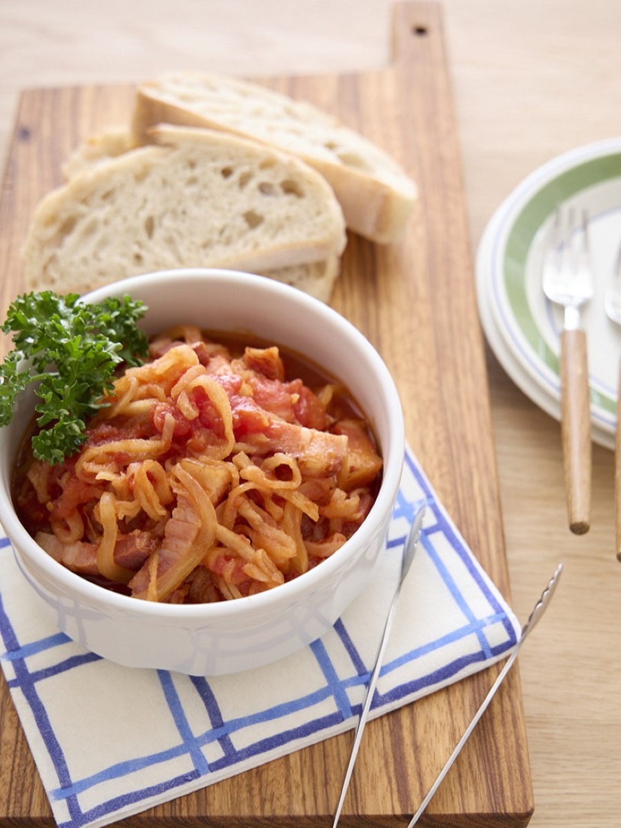 切り干し大根のデリ風作り置き！トマト缶で味決め『切干大根とベーコンのトマト煮』