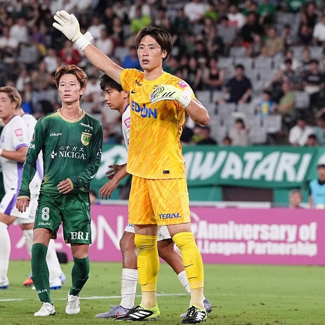 リーグ最少失点の広島を最後尾で支える大迫。完封勝ちした東京V戦でも好守を連発した。（C）SOCCER DIGEST