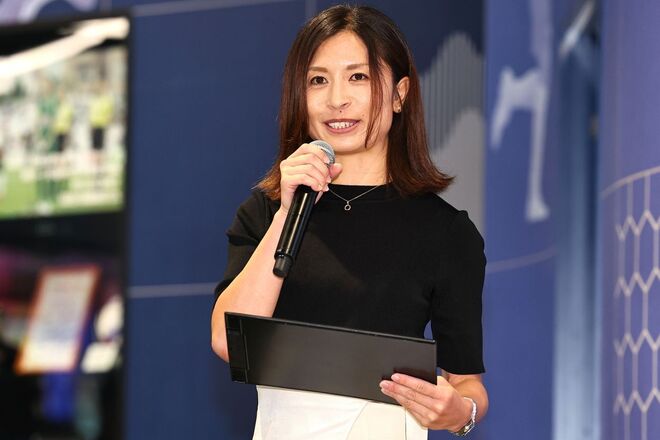 現役引退後は幅広い活動を続けている鮫島さん。写真：梅月智史（サッカーダイジェスト写真部）