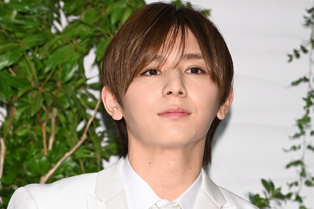 Hey! Say! JUMP�����֥������ �ǥӥ塼�ʤΥ��㥱�åȼ̿��˰���